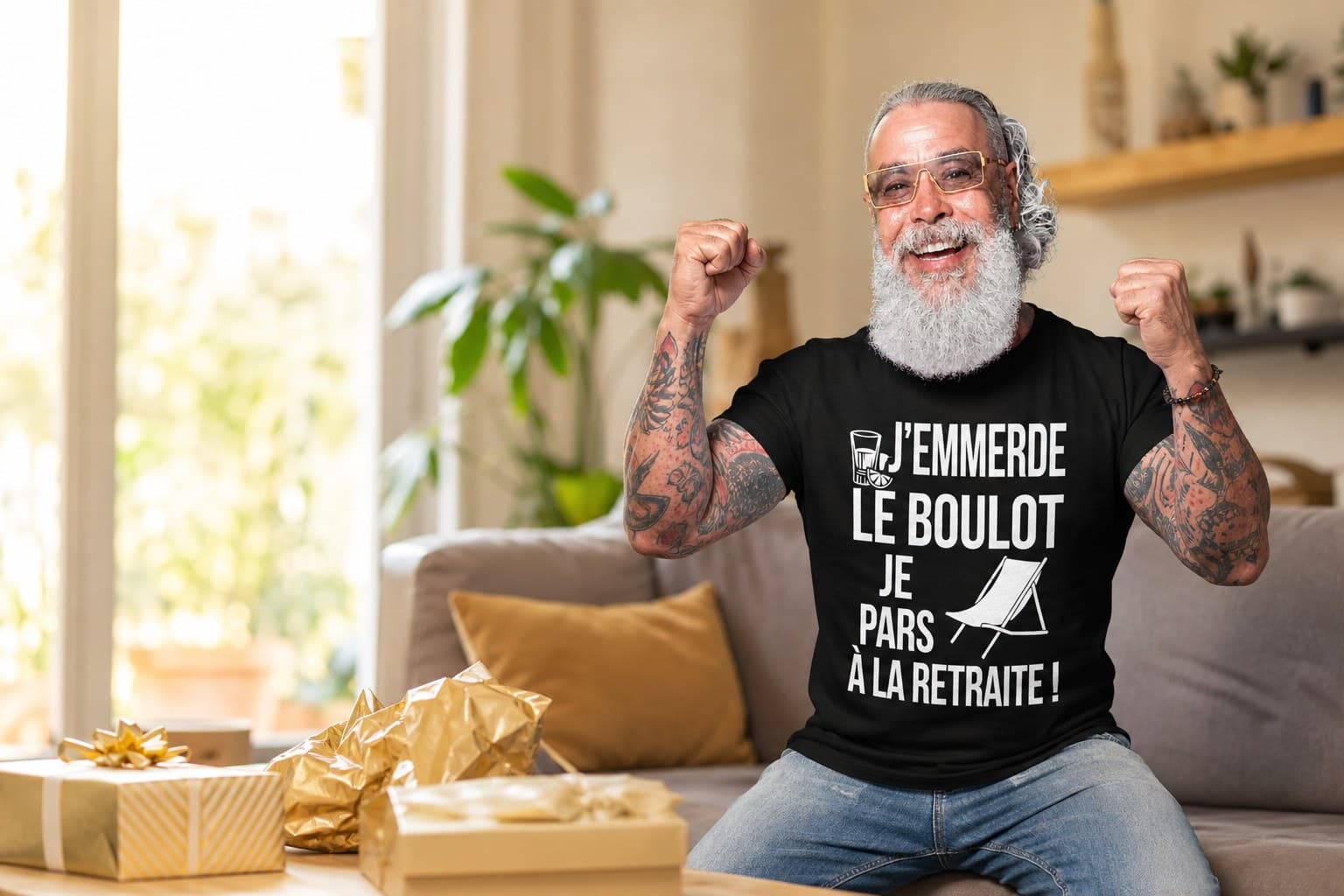 Homme portant un t-shirt « Je pars à la retraite »